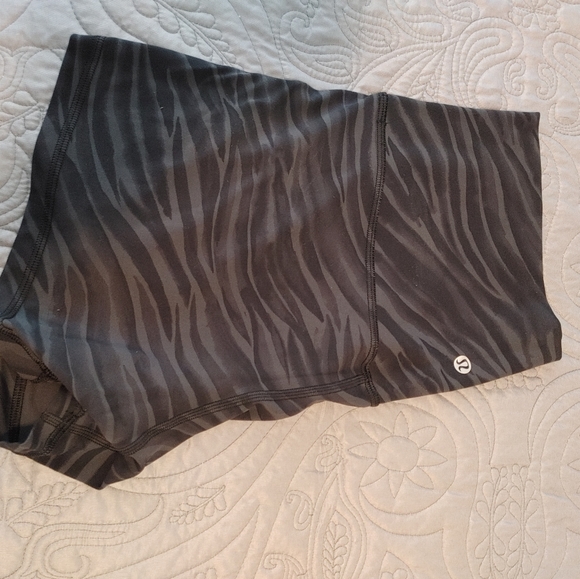 Lulu bike ahorts - Picture 2 of 2